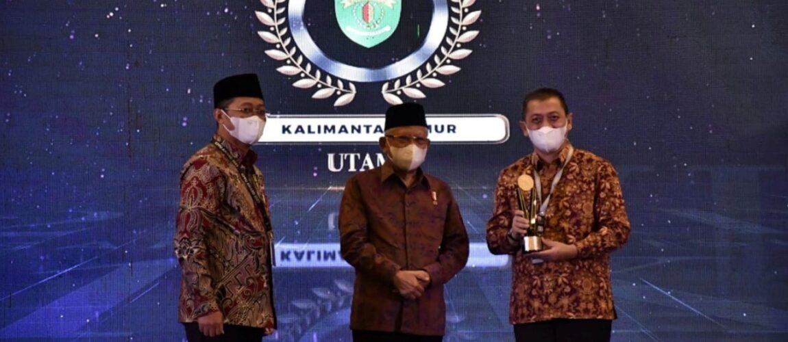 Kanwil V KPPU Mendampingi Pemprov Kalimantan Timur Terima Penghargaan KPPU Award