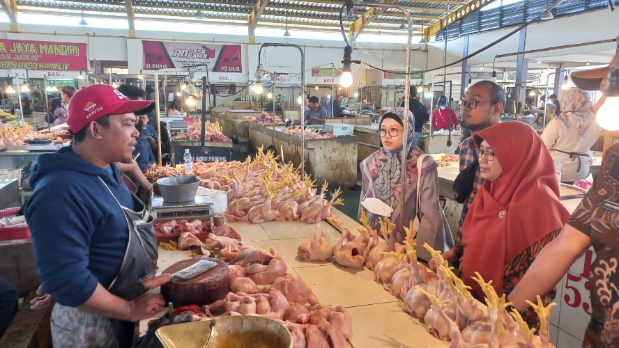 Harga Tak Kunjung Turun, Kanwil III KPPU Pantau Daging Ayam Ras dan Telur Ayam Ras di Kabupaten Bandung
