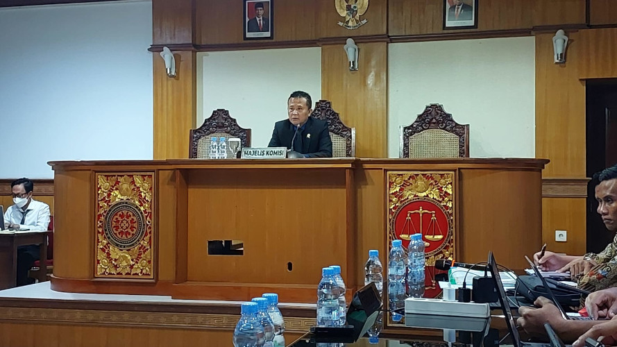 KPPU Periksa Ahli dalam Sidang Lanjutan Perkara Tender di Nusa Penida